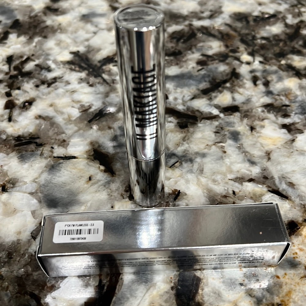 IL MAKIAGE F*ck I’m Flawless Multi-Use Perfecting Concealer, Color is 25